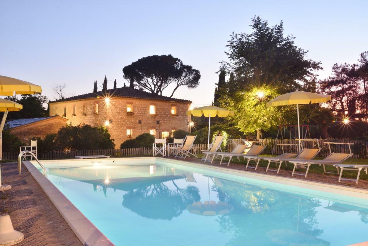Villa San Fabiano With Heated Pool Монтероні-д'Арбія Екстер'єр фото